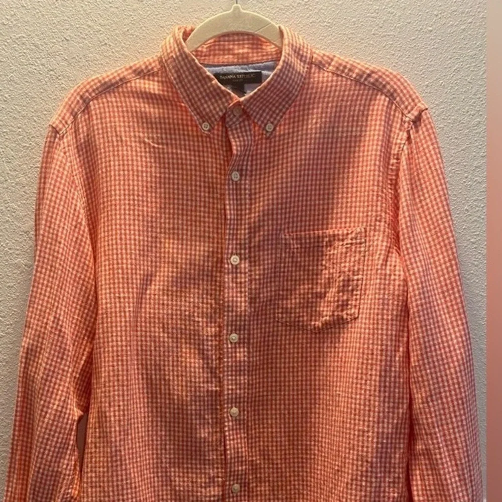 Banana Republic casual button